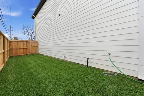 2825 De Soto Street Houston TX 77091