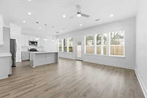 2825 De Soto Street Houston TX 77091