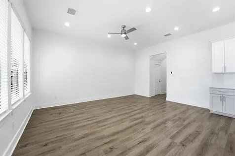2825 De Soto Street Houston TX 77091