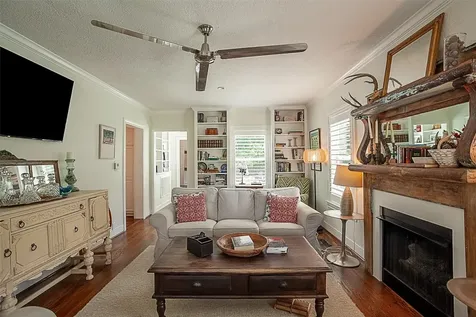 260 Manor Street Beaumont TX 77706