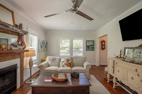 260 Manor Street Beaumont TX 77706