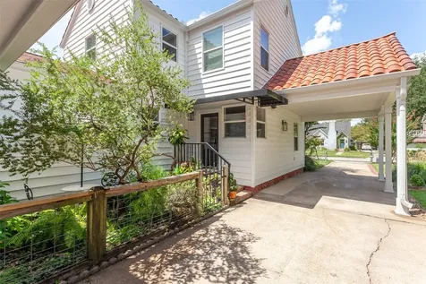 260 Manor Street Beaumont TX 77706