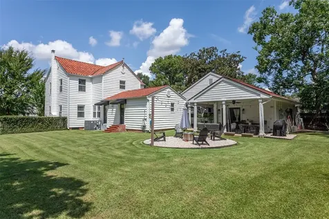 260 Manor Street Beaumont TX 77706