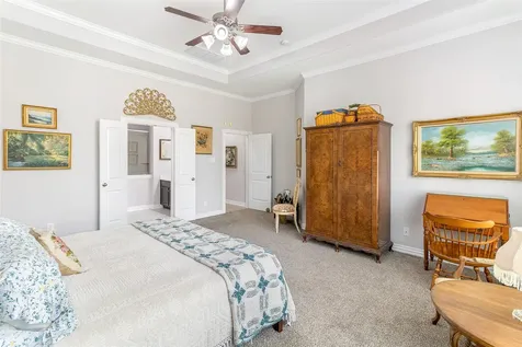 208 Woodside Court Clute TX 77531