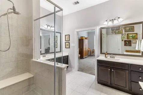 208 Woodside Court Clute TX 77531