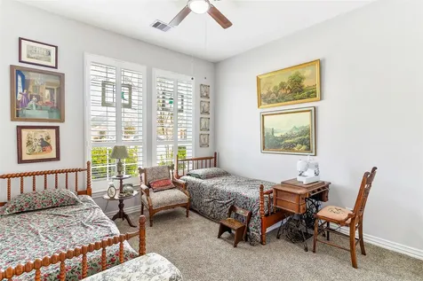 208 Woodside Court Clute TX 77531