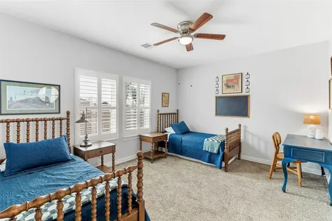 208 Woodside Court Clute TX 77531