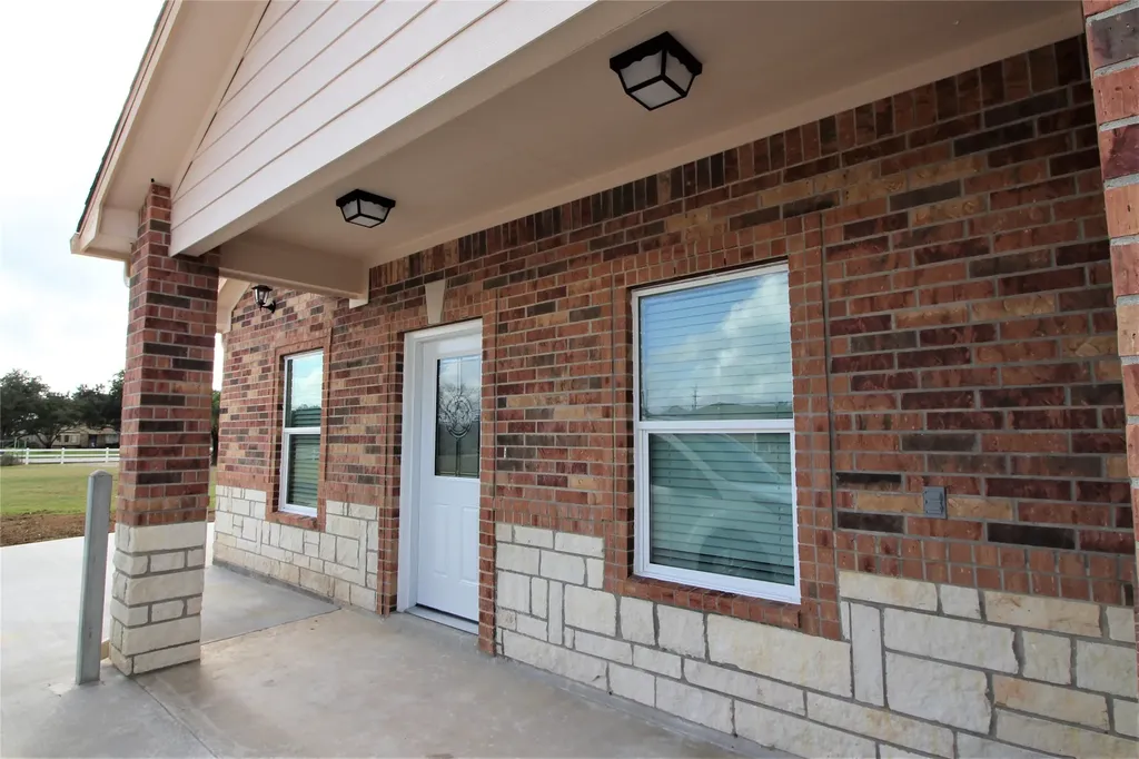 956 County Road 281 Alvin TX 77511