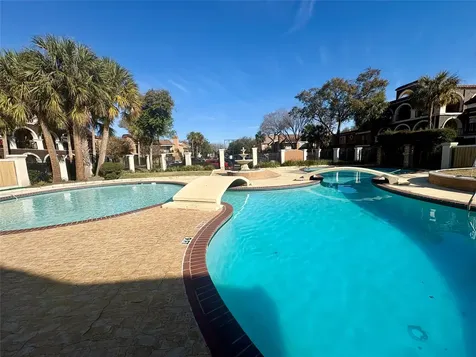 2744 Briarhurst Drive 38 Houston TX 77057