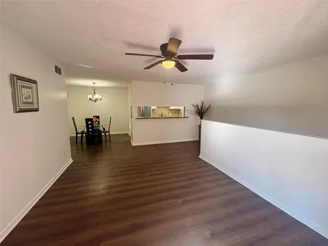 2744 Briarhurst Drive 38 Houston TX 77057