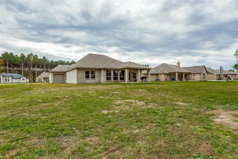 212 Road 6613 Dayton TX 77535
