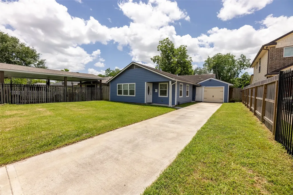 4942 Bataan Road Houston TX 77033