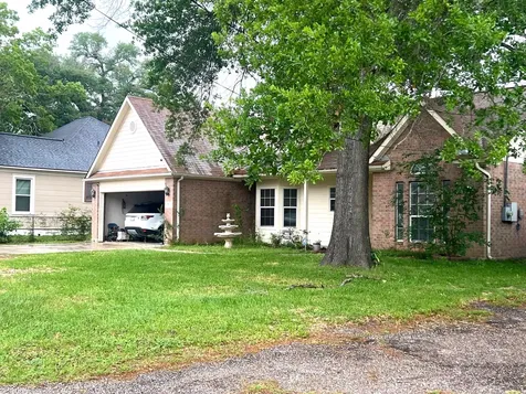 714 Fowlkes Street Sealy TX 77474