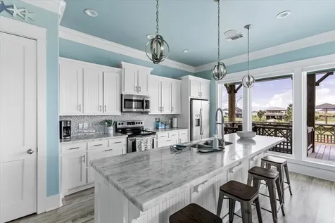 879 Wommack Crystal Beach TX 77650