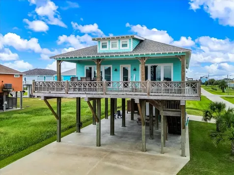 879 Wommack Crystal Beach TX 77650