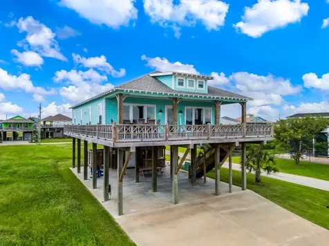 879 Wommack Crystal Beach TX 77650