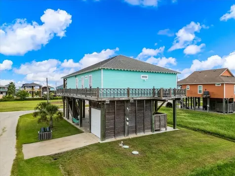 879 Wommack Crystal Beach TX 77650