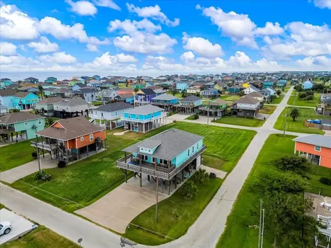 879 Wommack Crystal Beach TX 77650