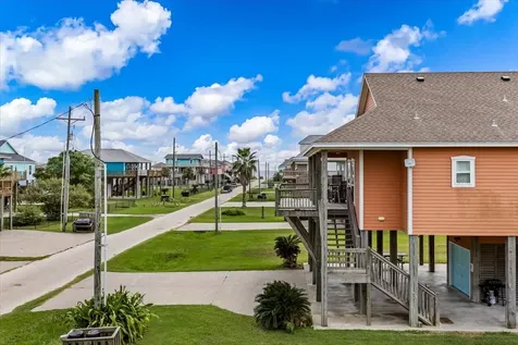 879 Wommack Crystal Beach TX 77650