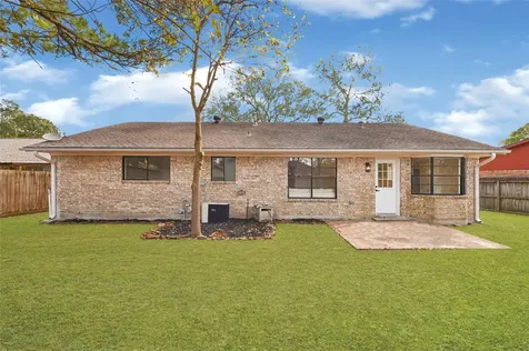 5007 Colmesneil Street Pearland TX 77584