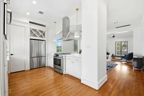 2702 Nicholson Street Houston TX 77008