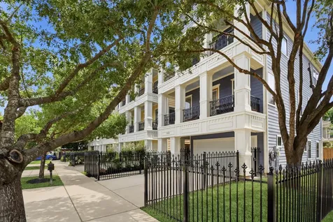 2702 Nicholson Street Houston TX 77008