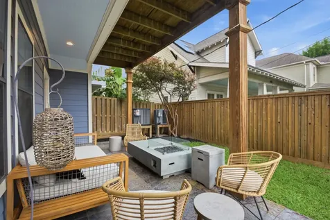 2702 Nicholson Street Houston TX 77008