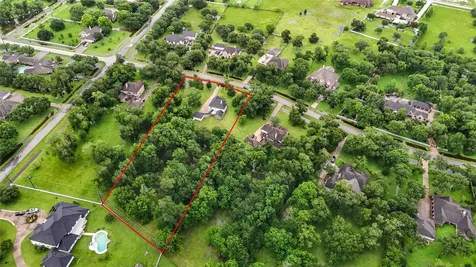 7110 Rustling Oaks Drive Richmond TX 77469