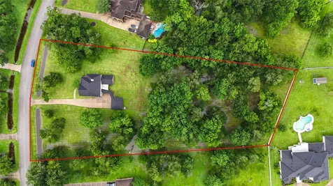 7110 Rustling Oaks Drive Richmond TX 77469