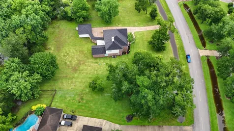 7110 Rustling Oaks Drive Richmond TX 77469
