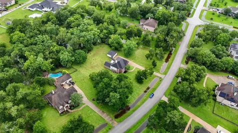 7110 Rustling Oaks Drive Richmond TX 77469