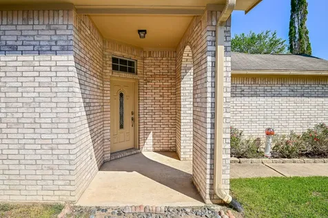 719 Levi Bend Magnolia TX 77354