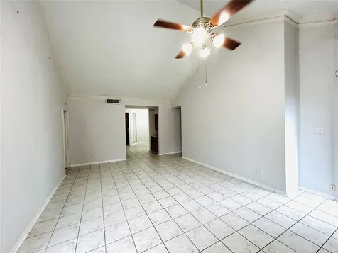 5200 Weslayan Street 311 Houston TX 77005