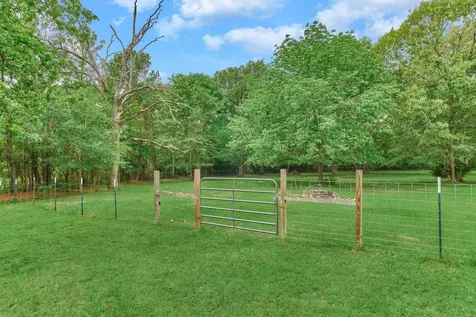 88 Piney Point Road Huntsville TX 77340