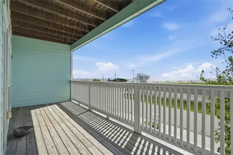 709 N Bayshore Drive La Porte TX 77571