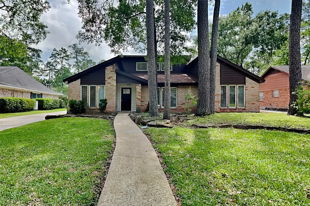2026 Willow Point Drive Houston TX 77339