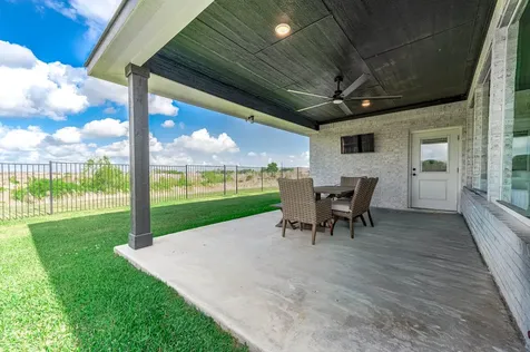 800 Greystone Lane Angleton TX 77515
