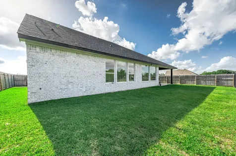 800 Greystone Lane Angleton TX 77515