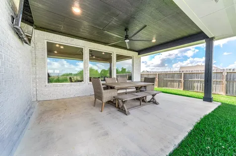 800 Greystone Lane Angleton TX 77515