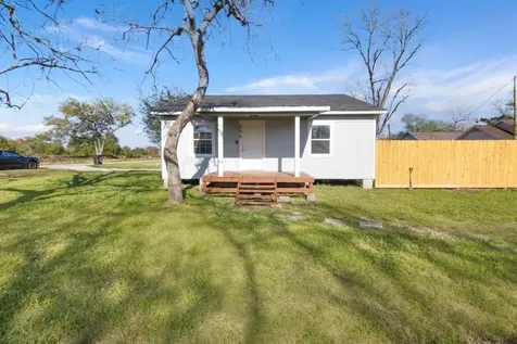 305 S Erwin Street Brazoria TX 77422
