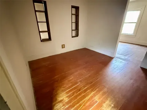 202 S Magnolia Street Highlands TX 77562