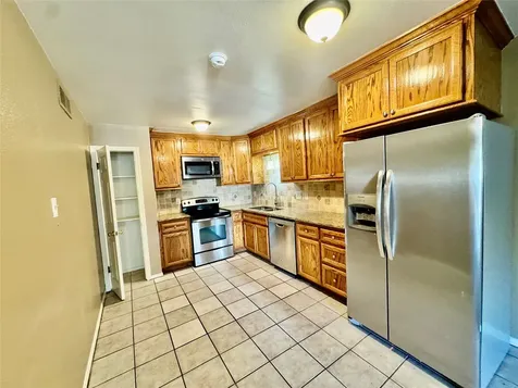 2201 N Grand Boulevard 8 Pearland TX 77581
