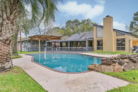 910 Evergreen Drive Friendswood TX 77546