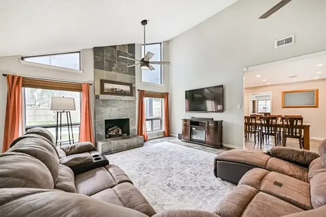 910 Evergreen Drive Friendswood TX 77546