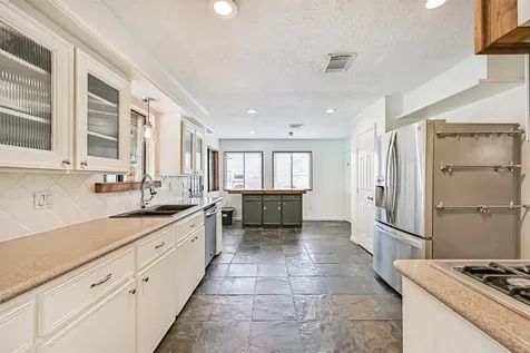 910 Evergreen Drive Friendswood TX 77546