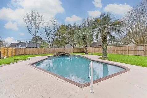 910 Evergreen Drive Friendswood TX 77546