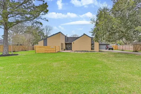 910 Evergreen Drive Friendswood TX 77546
