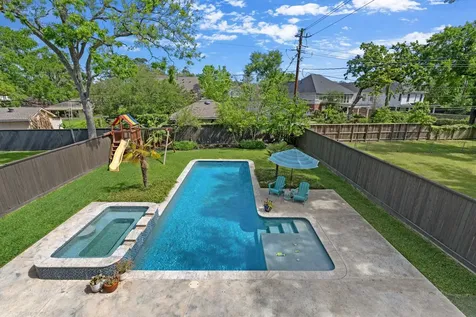 930 W 43rd Street Houston TX 77018