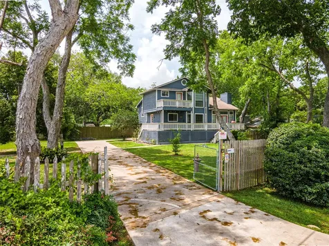 3726 Bayshore Drive Bacliff TX 77518