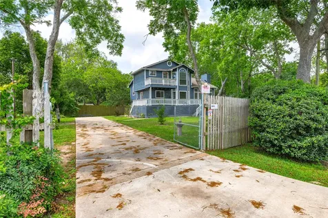 3726 Bayshore Drive Bacliff TX 77518